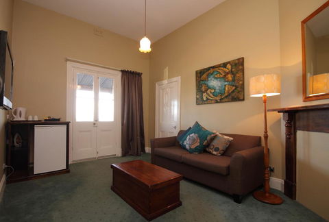 Anchorage Seafront Hotel - Hotel Accommodation 1