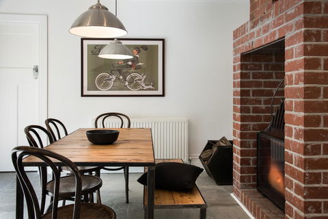 Annecy House - Hotel Accommodation 2