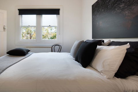 Annecy House - Hotel Accommodation 3