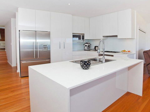 Aqua - Views Over Jones Beach - Hotel Accommodation 1