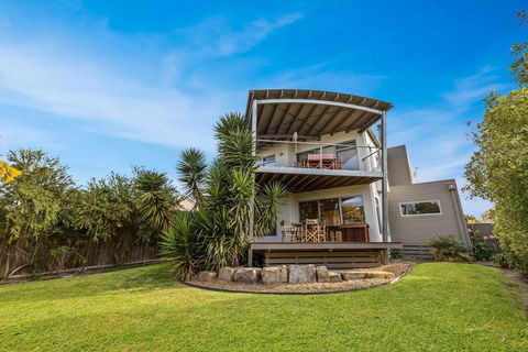Aqua Vista - A Stroll To Paynesville Forshore - Hotel Accommodation 3