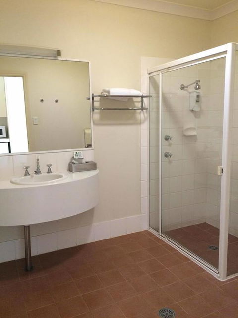 Arabella Garden Inn - Hotel Accommodation 3