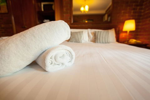 Armour Motor Inn - Hotel Accommodation 2