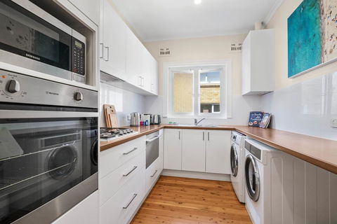 Art Deco Apartment Steps From Harbour And Beach - Hotel Accommodation 2