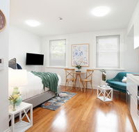 Art Deco Designer Studio in Lewisham - Hotel Accommodation