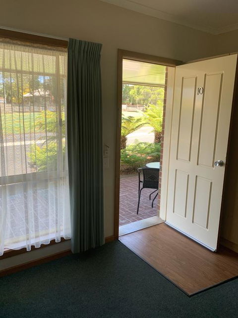 Arthur Phillip Motor Inn - Hotel Accommodation 1