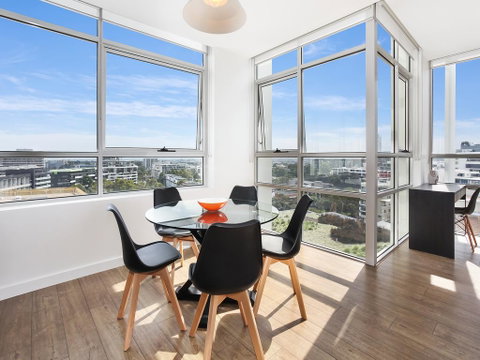As The Sun Sets - Modern And Spacious 2BR Zetland Apartment Facing The Setting Sun - Hotel Accommodation 1