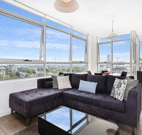 As the Sun Sets - Modern and Spacious 2BR Zetland Apartment Facing the Setting Sun - Hotel Accommodation