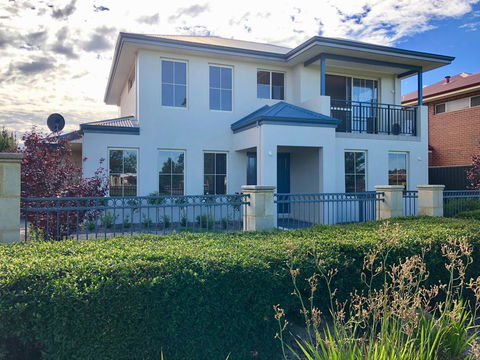 Ashington Gardens - Hotel Accommodation 0