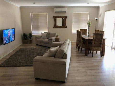 Ashington Gardens - Hotel Accommodation 1