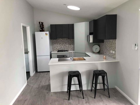 Ashley's Retreat Short Walk To Beach - Hotel Accommodation 1