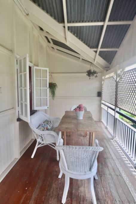 MAGNOLIA HOUSE ON THE CREEK - STANTHORPE - Hotel Accommodation 2