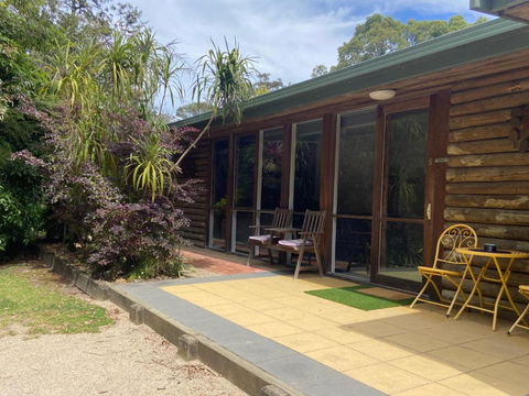 Mallacoota Log Cabins - Hotel Accommodation 3