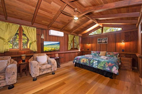 MANGO LODGE River Heads - Hotel Accommodation 1