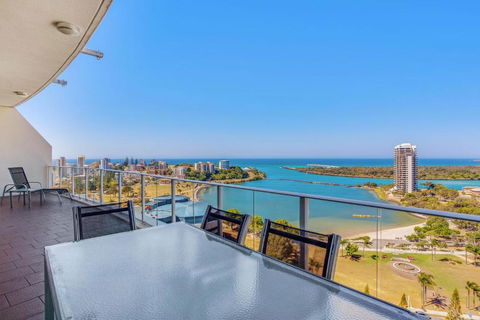 Mantra Twin Towns - Hotel Accommodation 2