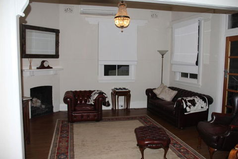 Mentor Chambers Apartment Bed & Breakfast - Hotel Accommodation 2