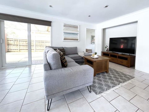 Modern And Elegant House With Swimming Pool - Hotel Accommodation 0