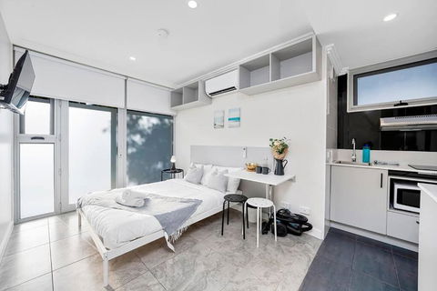 Modern Self-contained Studio At Crows Nest - Hotel Accommodation 2