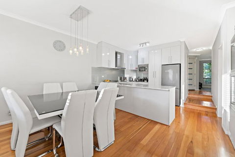 Modern Scarborough Townhouse - Hotel Accommodation 0