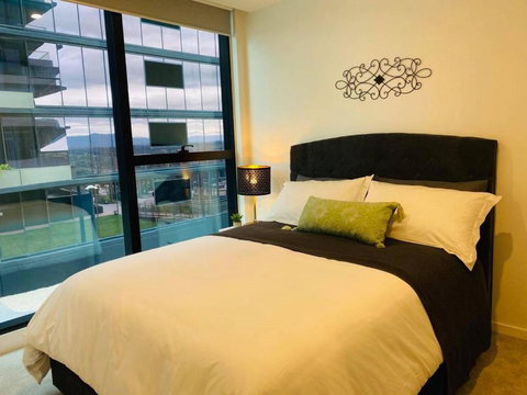 Moody Moon Apartment @ Sky Garden - Glen Waverley - Hotel Accommodation 1