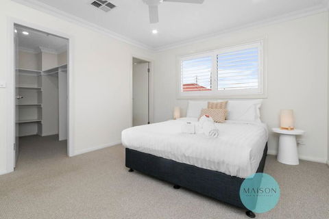 Modern Townhouse In The Heart Of Adamstown - Hotel Accommodation 1