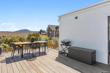 Mountain View Villa-close To Shops-10min To CBD - Hotel Accommodation 0