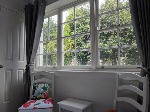 Mountshannon - Hotel Accommodation 2