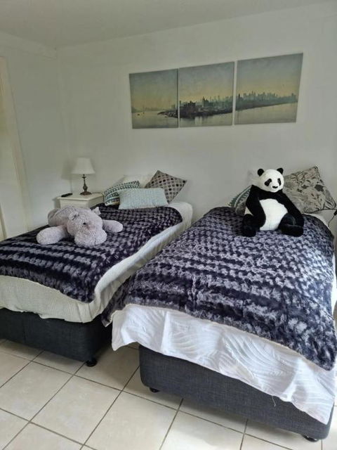 Mountshannon - Hotel Accommodation 3