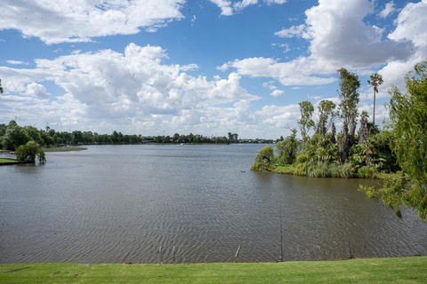 Mulwala Lakeside Apartment - Hotel Accommodation 1