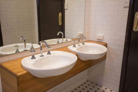 Nags Head Hotel - Hotel Accommodation 3