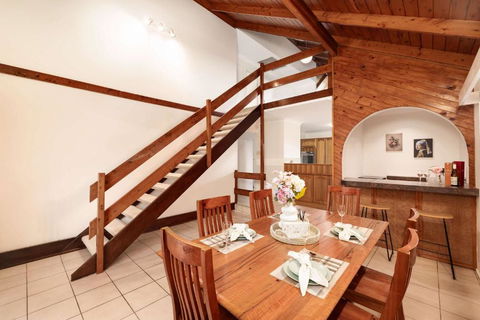 New 4BR Modern & Stylish Heritage Hideaway WiFi - Hotel Accommodation 1