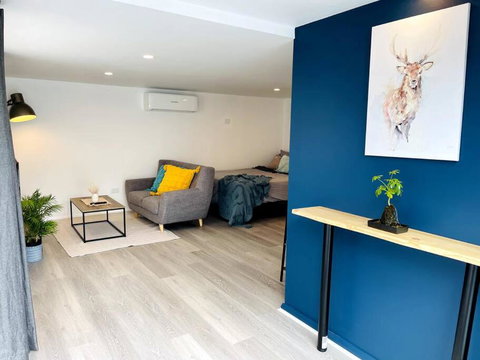 Newly Renovated Contemporary Private Studio Near Hobart CBD And Airport - Hotel Accommodation 2