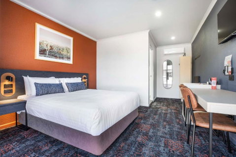 Nightcap At Horse & Jockey Hotel Warwick - Hotel Accommodation 3