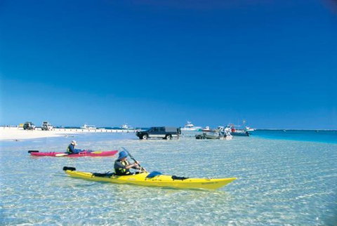 Ningaloo Club Backpackers - Hotel Accommodation 2