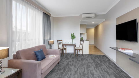 Oaks Sydney North Ryde Suites - Hotel Accommodation 2