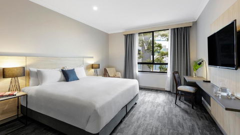 Oaks Sydney North Ryde Suites - Hotel Accommodation 0