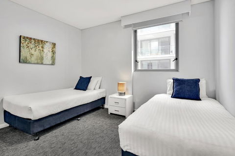 North Sydney Large Two Bedroom MIL2252402 - Hotel Accommodation 3
