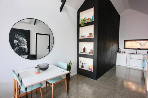 Nowra Studio Barn - Hotel Accommodation 1