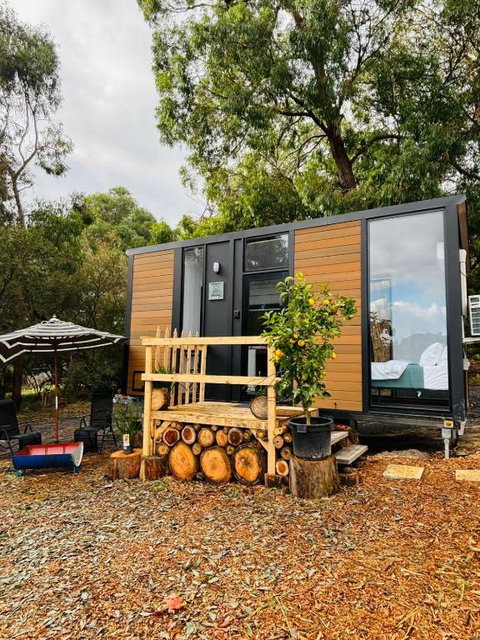 Orange 2 By Tiny Away - Hotel Accommodation 0