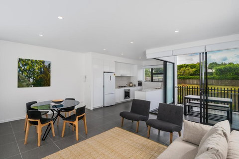 Oxford Steps - Executive 2BR Bulimba Apartment Across From The Park On Oxford St - Hotel Accommodation 1