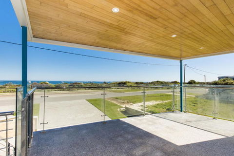 Oceans Waves - Luxury Apartment With Ocean Views - Hotel Accommodation 2