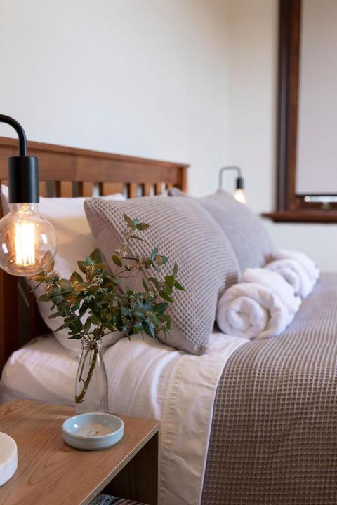 On Chapel St, The Royal Hotel Dalton - Hotel Accommodation 1