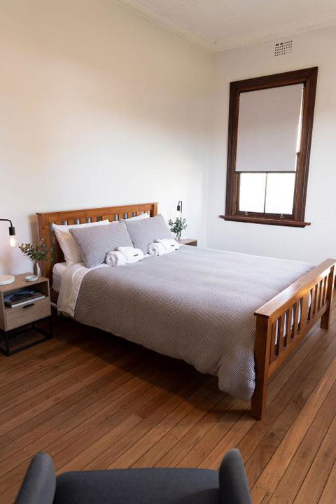 On Chapel St, The Royal Hotel Dalton - Hotel Accommodation 3