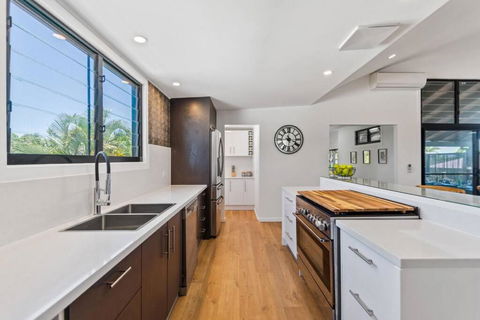 PACIFIC Stunning Coastal Home The Perfect Family Getaway - Hotel Accommodation 2