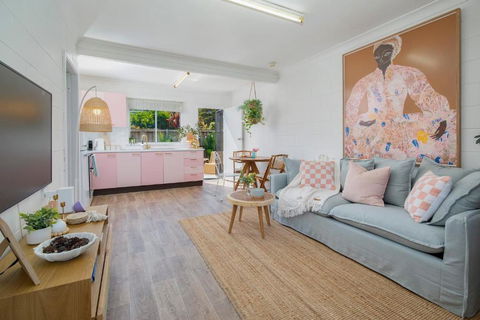 Palm Springs Oasis In Bateau Bay - Hotel Accommodation 1