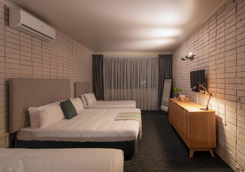 Palms Hotel - Hotel Accommodation 3