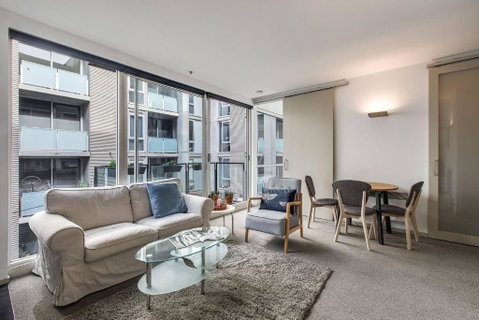 Parade Place - A Central Balcony Stay - Hotel Accommodation 1