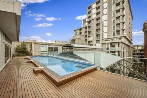 Parade Place - A Central Balcony Stay - Hotel Accommodation 2