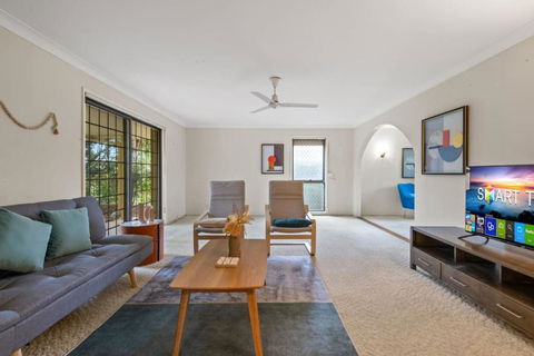 Peaceful 4BR At Sunnybank CBD With 2Parking Yard And Mall - Hotel Accommodation 1