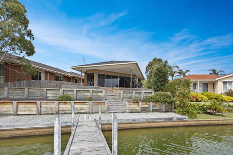 Pelican Brief - Hotel Accommodation 0